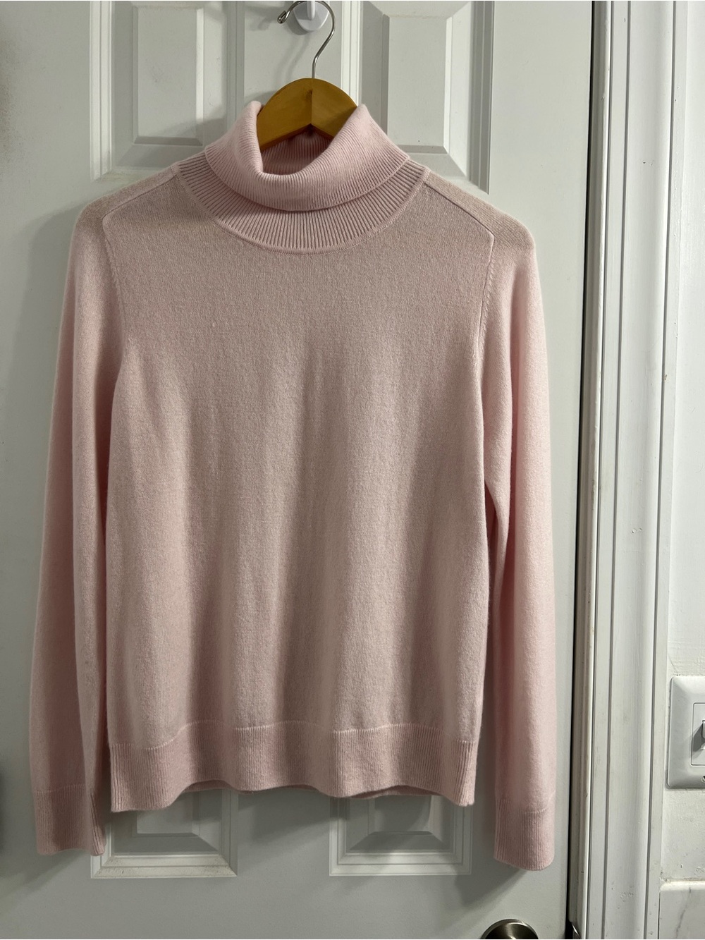 Quince 100% Cashmere Luxury Blush Pink Turtleneck Sweater -Medium